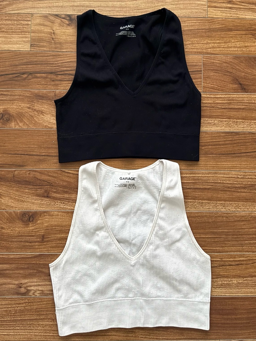 Garage Ribbed V-Neck Cropped Tank Top Black White Bundle Size P/S